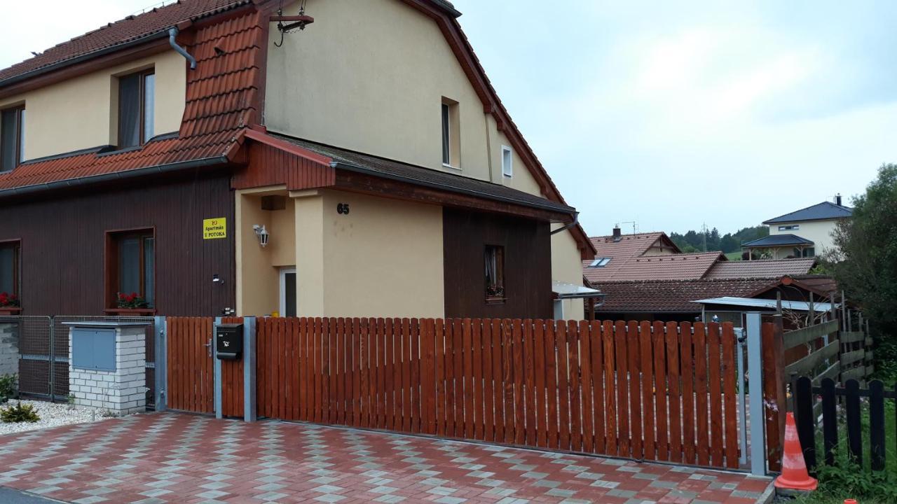 Apartmán u potoka Sadov Esterno foto
