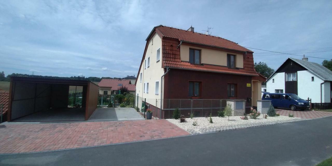 Apartmán u potoka Sadov Esterno foto